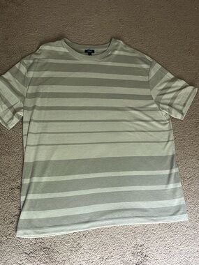 Express Men’s Linen-Blend Short Sleeve Striped Tee
